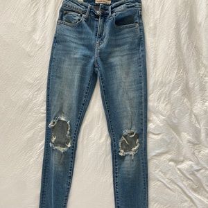 Levi Skinny Jeans